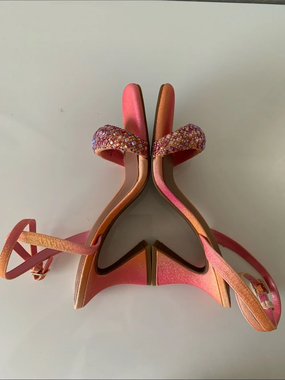 NWT Gianni Bini Razl-Dazl Ombre Rhinestone Strap Sculptural Heels Size 8 - Picture 5 of 11
